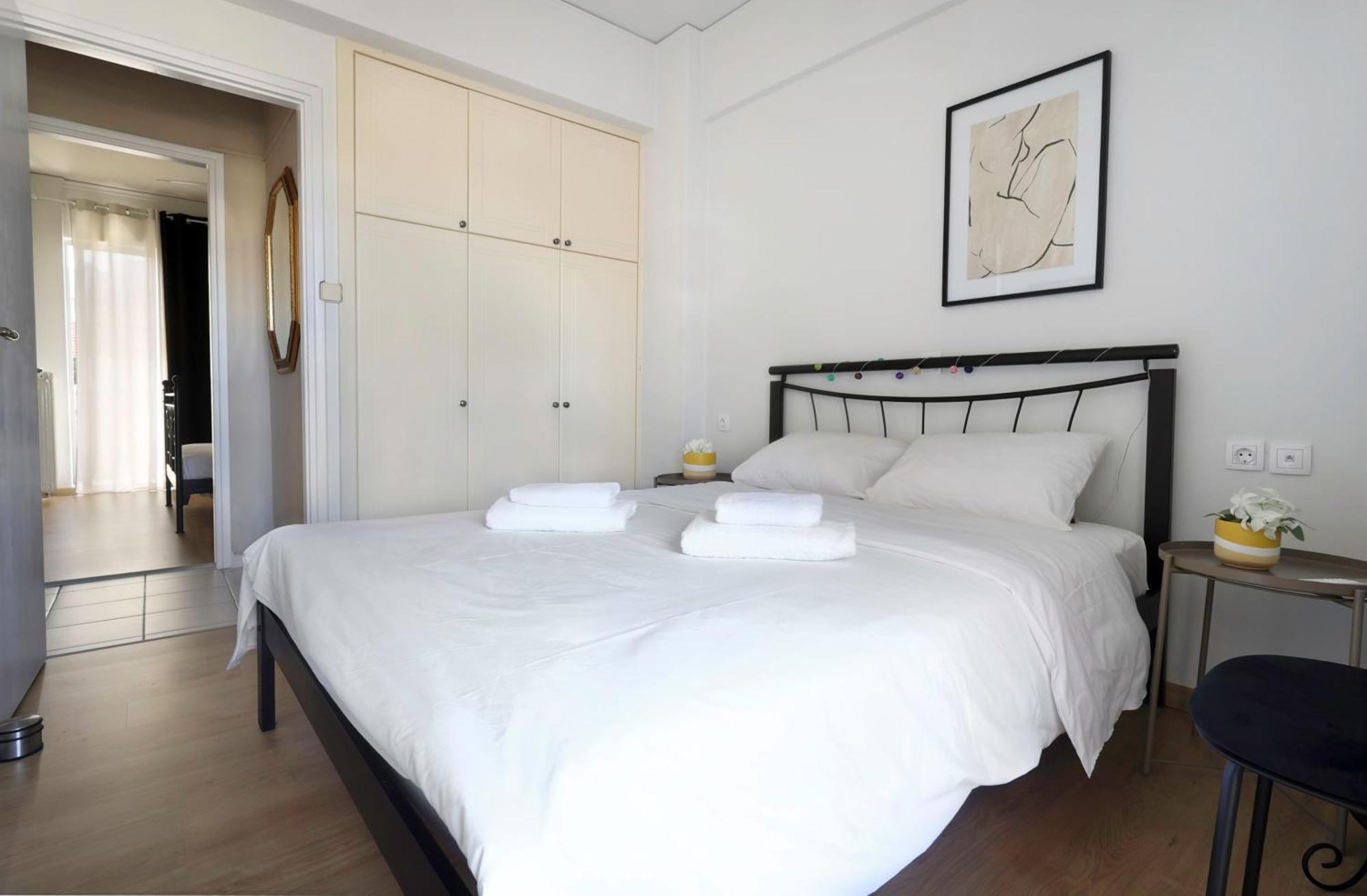 Renaissance City Apartment "By Checkin" Heraklion  Bagian luar foto