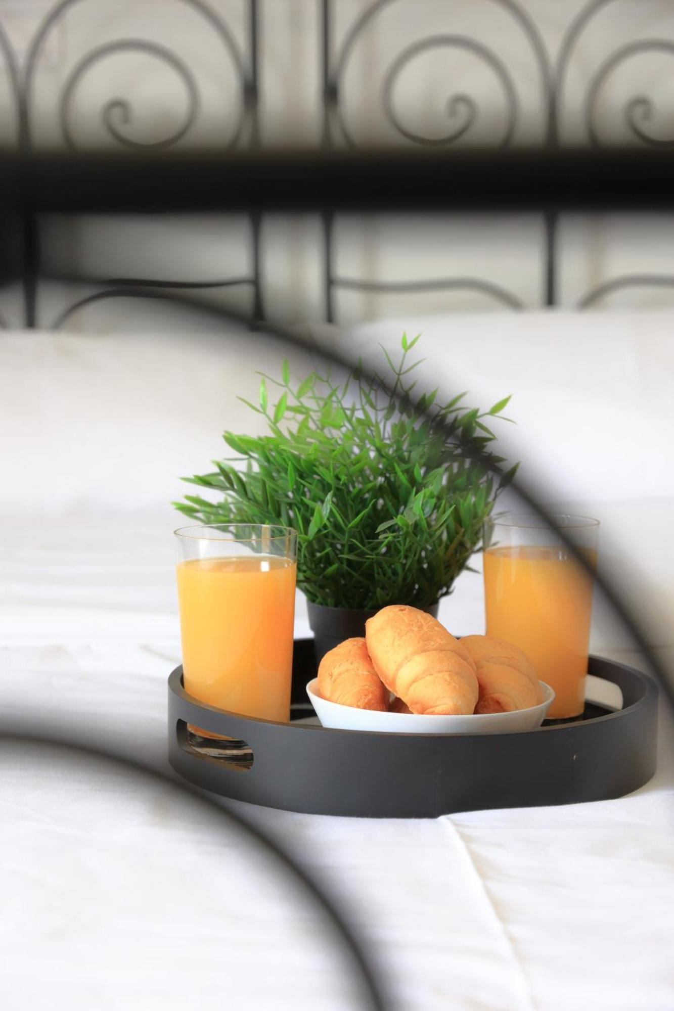 Renaissance City Apartment "By Checkin" Heraklion  Bagian luar foto