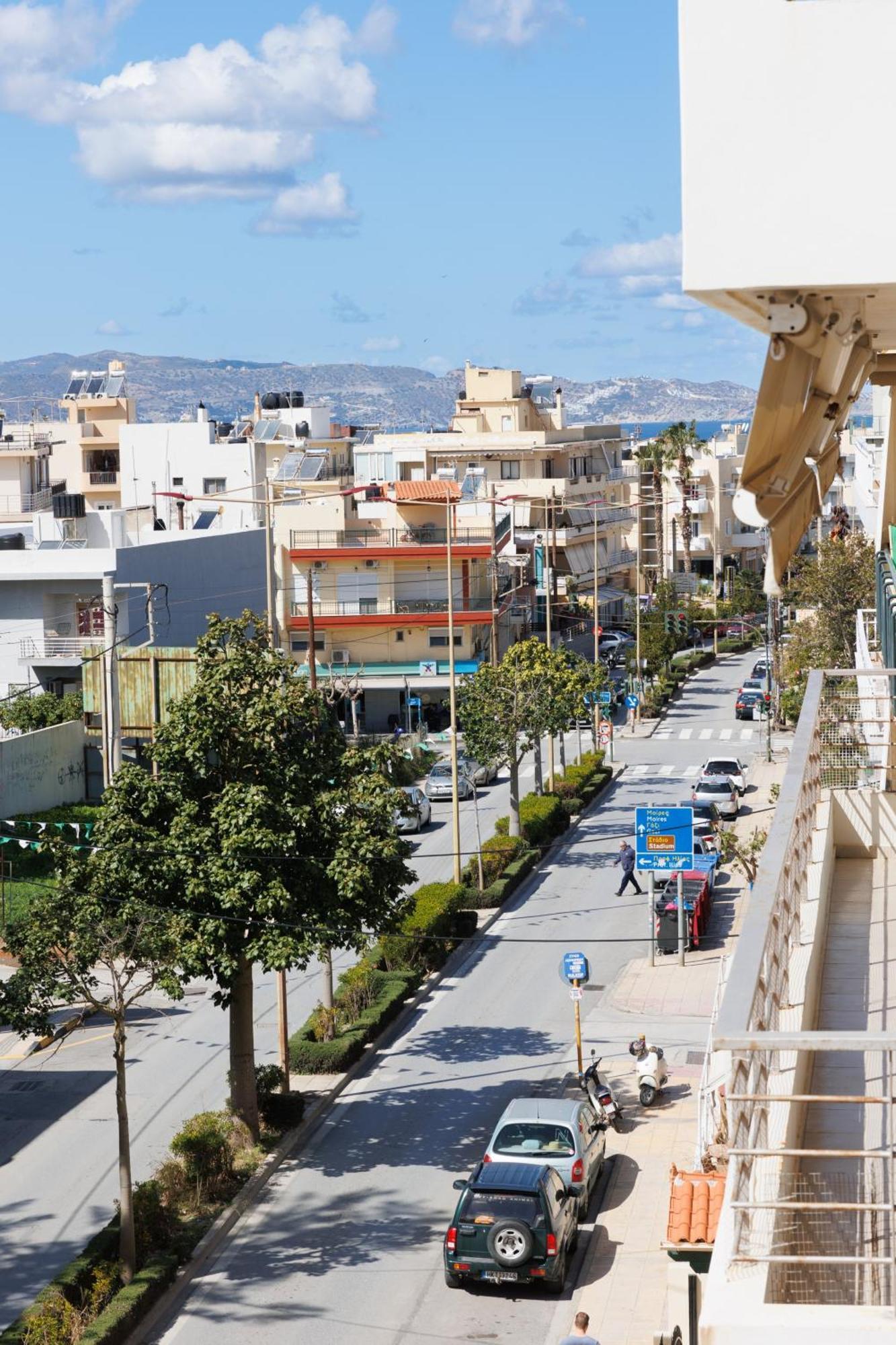 Renaissance City Apartment "By Checkin" Heraklion  Bagian luar foto